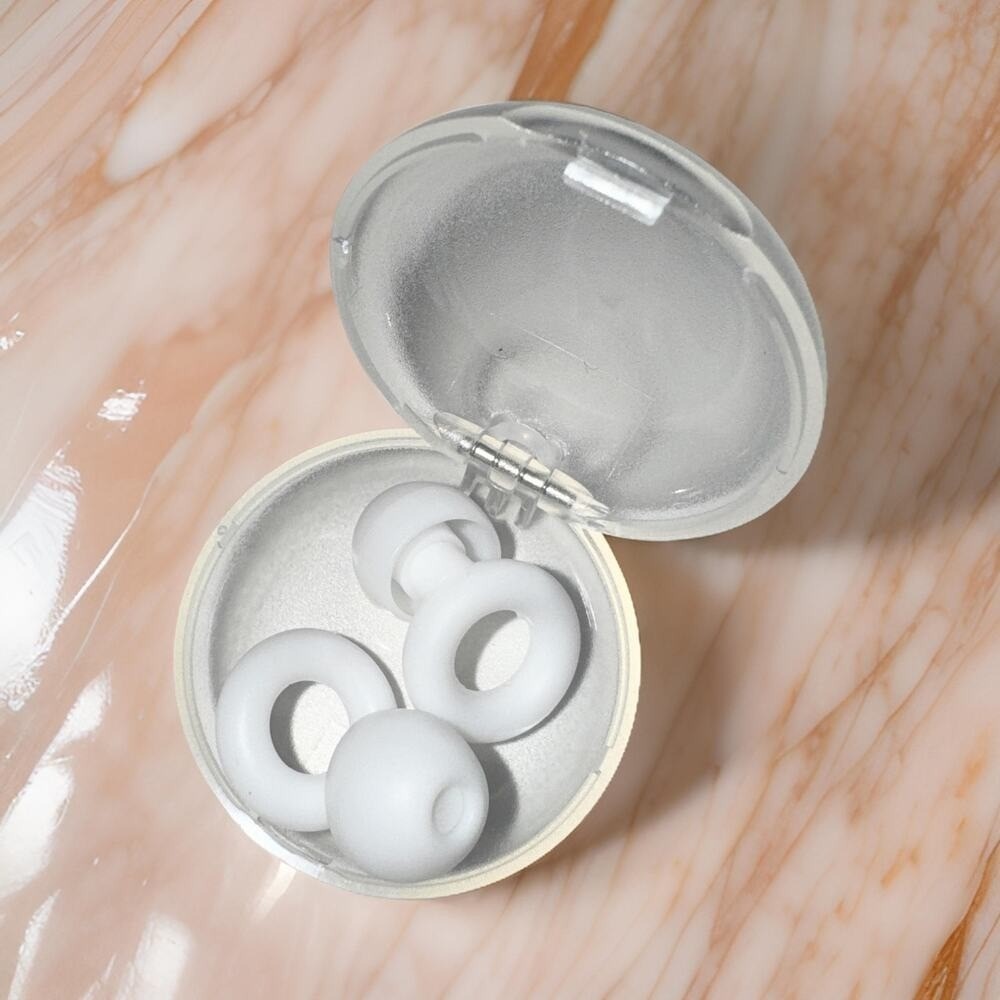 New White Circle Round Metallic Ear‎ Plugs With Case Silicone Concert Tips